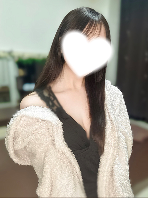 笑顔が映えるキュートなルックスと絶妙なスタイル