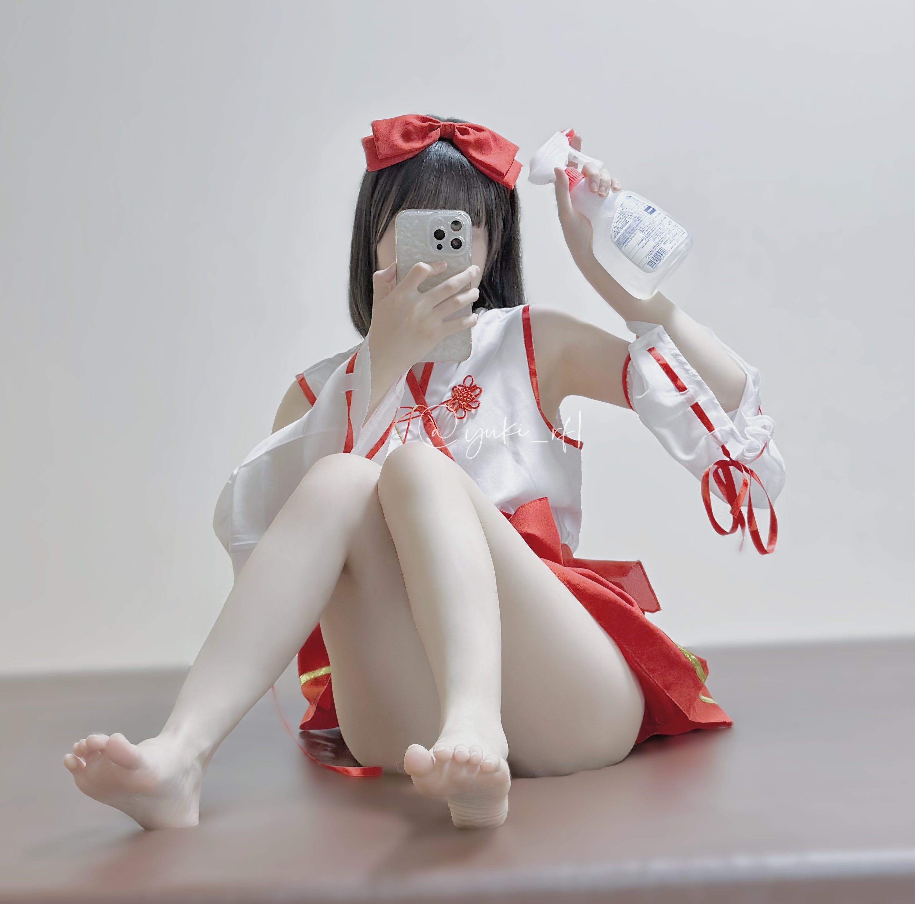 透明感溢れる清楚アイドルルックで可愛さ全開