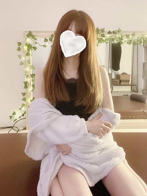 綺麗さが際立つ絶品スレンダースタイルに色香感じる